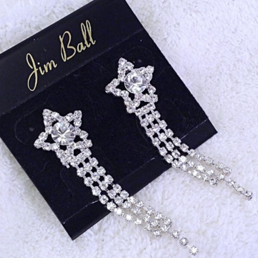 Rhinestone Star Earrings - Picture 2 of 3